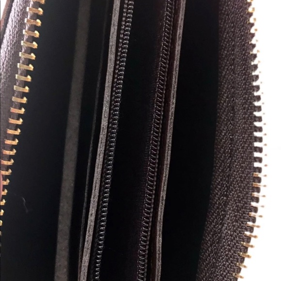 Birds Printed Wristlet - Picture 2 of 2